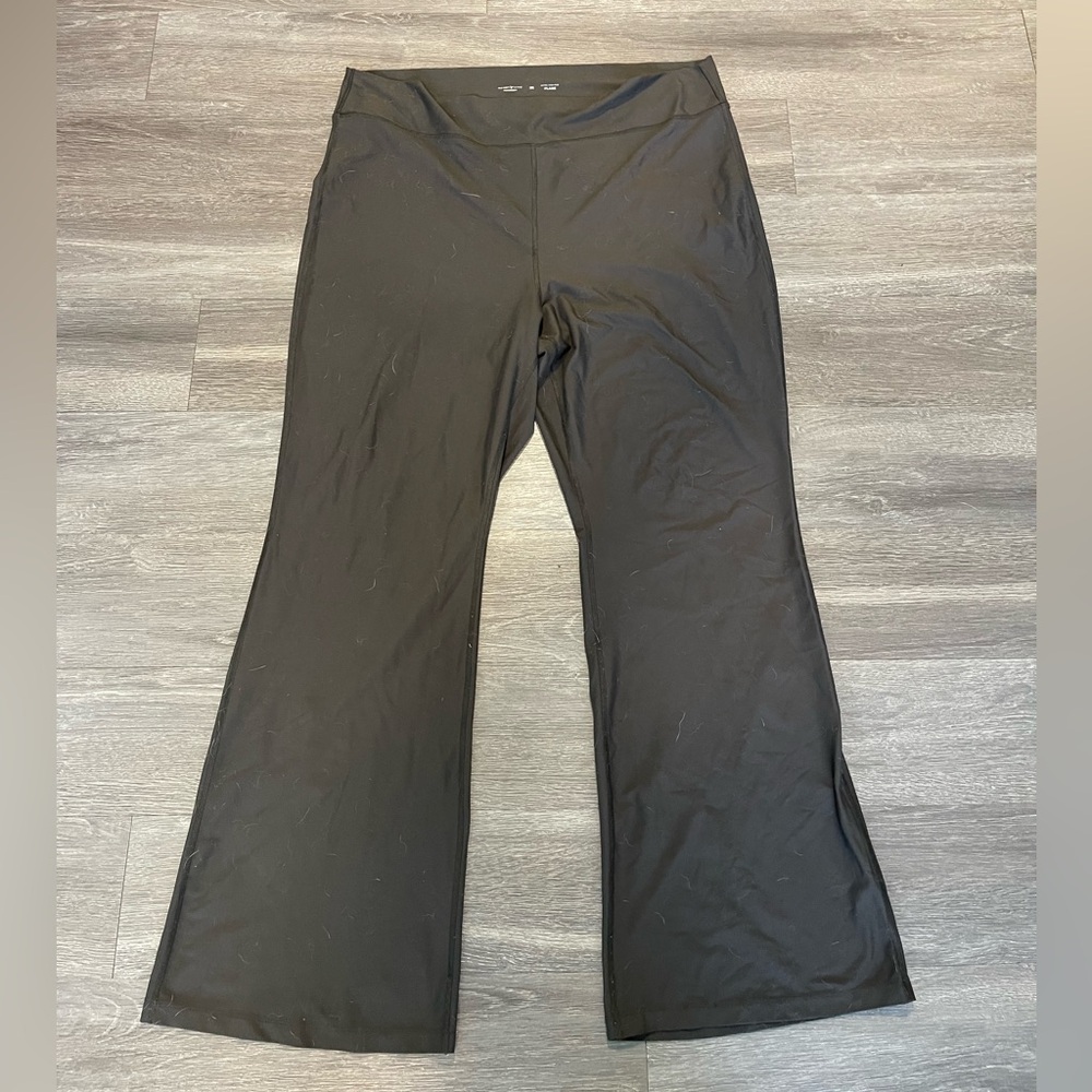Black Flared Yoga Pants
